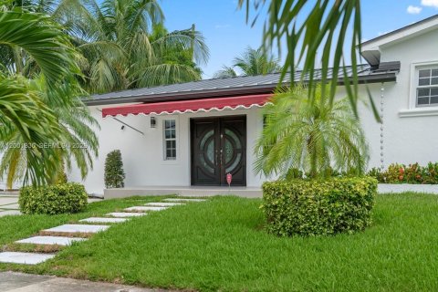 House in Miami Gardens, Florida 4 bedrooms, 213.3 sq.m. № 2065918