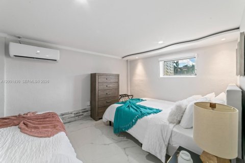 Villa ou maison à vendre à Miami Gardens, Floride: 5 chambres, 213.3 m2 № 2065918 - photo 25