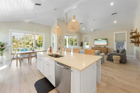 Casa en venta en Anna Maria, Florida, 4 dormitorios, 203.08 m2 № 2208553 - foto 9