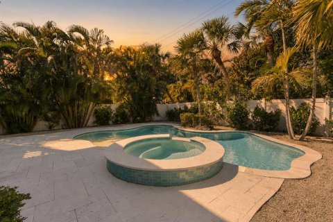 Casa en venta en Anna Maria, Florida, 4 dormitorios, 203.08 m2 № 2208553 - foto 2