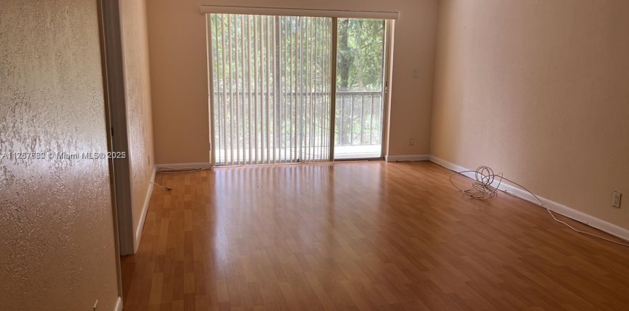 Condo in Tamarac, Florida, 1 bedroom  № 1860876