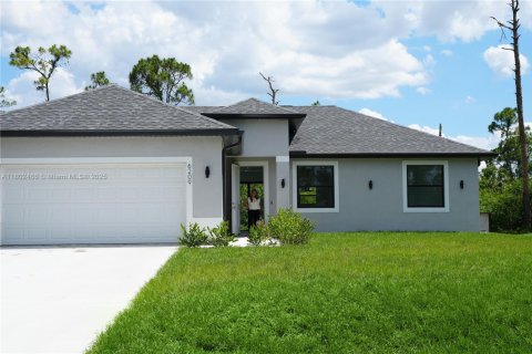 House in LaBelle, Florida 4 bedrooms, 150.13 sq.m. № 1865138 - photo 1