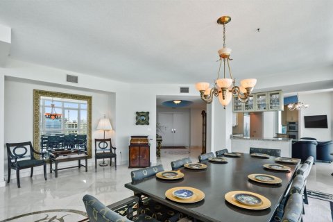 Copropriété à vendre à Lauderdale-by-the-Sea, Floride: 3 chambres, 302.3 m2 № 2342985 - photo 11