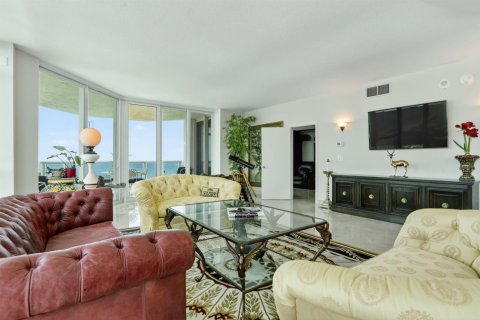 Copropriété à vendre à Lauderdale-by-the-Sea, Floride: 3 chambres, 302.3 m2 № 2342985 - photo 6