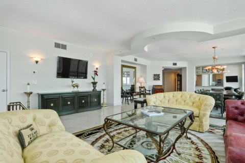 Copropriété à vendre à Lauderdale-by-the-Sea, Floride: 3 chambres, 302.3 m2 № 2342985 - photo 7
