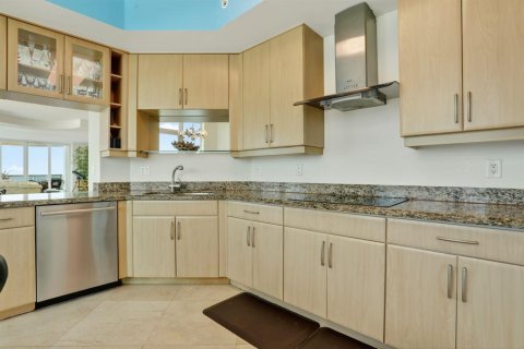 Copropriété à vendre à Lauderdale-by-the-Sea, Floride: 3 chambres, 302.3 m2 № 2342985 - photo 15