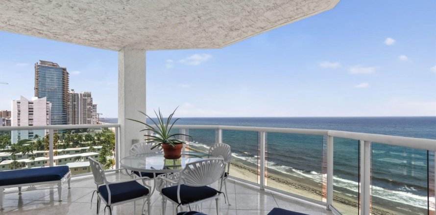 Condo à Lauderdale-by-the-Sea, Floride, 3 chambres  № 2342985
