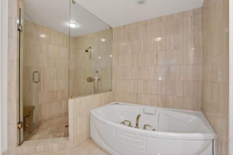 Copropriété à vendre à Lauderdale-by-the-Sea, Floride: 3 chambres, 302.3 m2 № 2342985 - photo 26