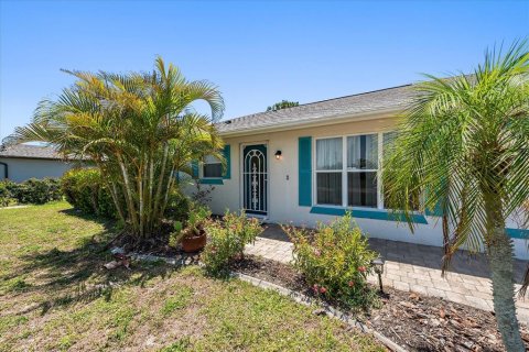 House in Punta Gorda, Florida 2 bedrooms, 93.65 sq.m. № 1735428 - photo 3