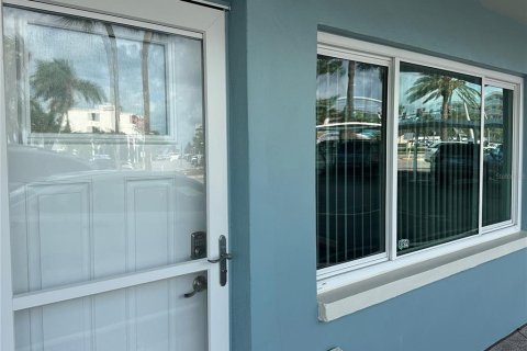 Studio à Condo à Saint Pete Beach, Floride  № 2310803