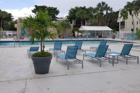 House in Aventura, Florida 2 bedrooms, 104.98 sq.m. № 1919983 - photo 22