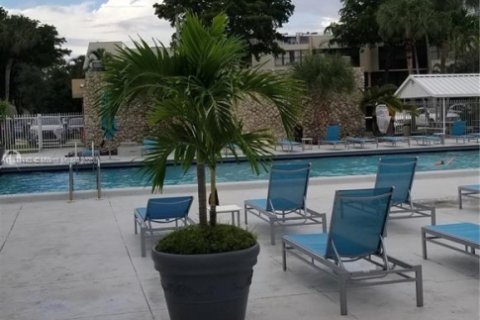 House in Aventura, Florida 2 bedrooms, 104.98 sq.m. № 1919983 - photo 21