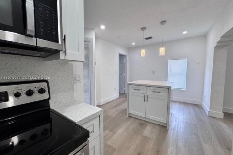 Villa ou maison à vendre à Miami, Floride: 3 chambres, 84.73 m2 № 2044585 - photo 10