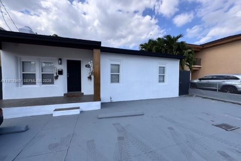 Villa ou maison à vendre à Miami, Floride: 3 chambres, 84.73 m2 № 2044585 - photo 1