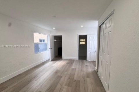 Villa ou maison à vendre à Miami, Floride: 3 chambres, 84.73 m2 № 2044585 - photo 4