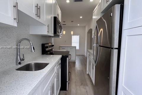 Villa ou maison à vendre à Miami, Floride: 3 chambres, 84.73 m2 № 2044585 - photo 7