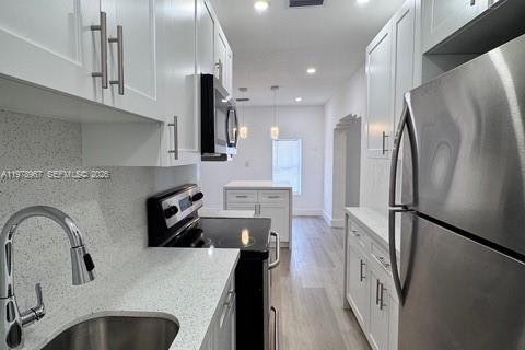 Villa ou maison à vendre à Miami, Floride: 3 chambres, 84.73 m2 № 2044585 - photo 8