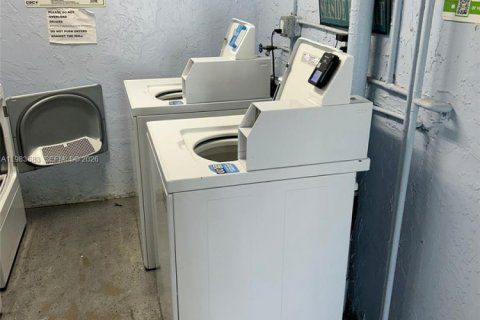 Copropriété à vendre à Dania Beach, Floride: 1 chambre, 71.35 m2 № 2048821 - photo 2