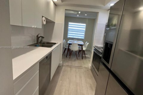 Copropriété à vendre à Dania Beach, Floride: 1 chambre, 71.35 m2 № 2048821 - photo 11