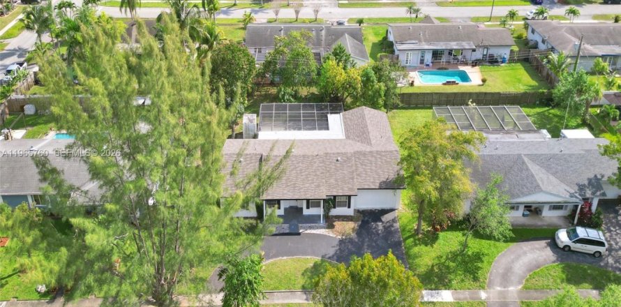 Casa en Plantation, Florida 4 dormitorios, 194.17 m2 № 2027565