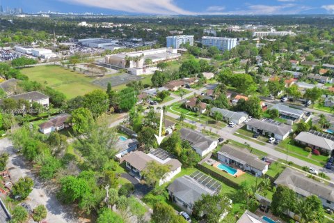 Casa en alquiler en Plantation, Florida, 4 dormitorios, 194.17 m2 № 2027565 - foto 11