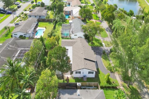 Casa en alquiler en Plantation, Florida, 4 dormitorios, 194.17 m2 № 2027565 - foto 7
