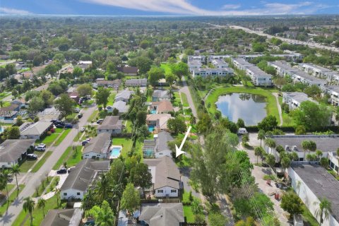 Casa en alquiler en Plantation, Florida, 4 dormitorios, 194.17 m2 № 2027565 - foto 16