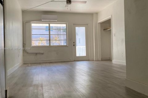 Снять в аренду кондоминиум в Майами-Бич, Флорида 37.16м2, № 2045485 - фото 3