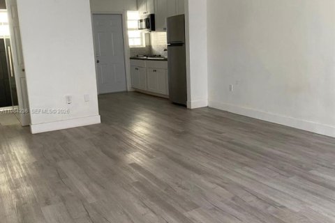 Студия в кондо в Майами-Бич, Флорида № 2045485