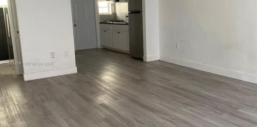 Студия в кондо в Майами-Бич, Флорида № 2045485