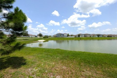 Villa ou maison à louer à Zephyrhills, Floride: 3 chambres, 131.18 m2 № 2167283 - photo 18