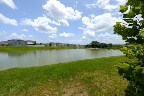 Villa ou maison à louer à Zephyrhills, Floride: 3 chambres, 131.18 m2 № 2167283 - photo 19
