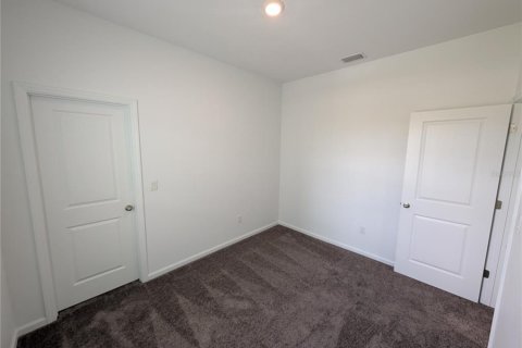 Villa ou maison à louer à Zephyrhills, Floride: 3 chambres, 131.18 m2 № 2167283 - photo 12