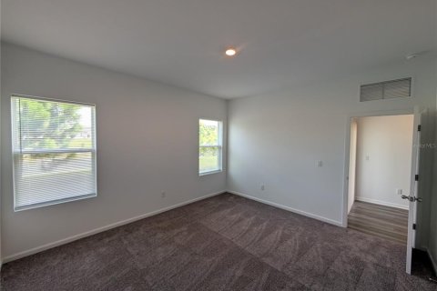 Villa ou maison à louer à Zephyrhills, Floride: 3 chambres, 131.18 m2 № 2167283 - photo 7
