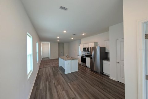 Villa ou maison à louer à Zephyrhills, Floride: 3 chambres, 131.18 m2 № 2167283 - photo 6