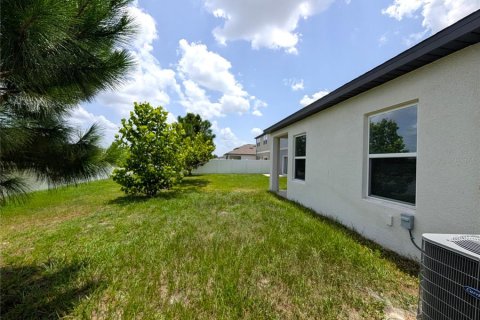 Villa ou maison à louer à Zephyrhills, Floride: 3 chambres, 131.18 m2 № 2167283 - photo 16