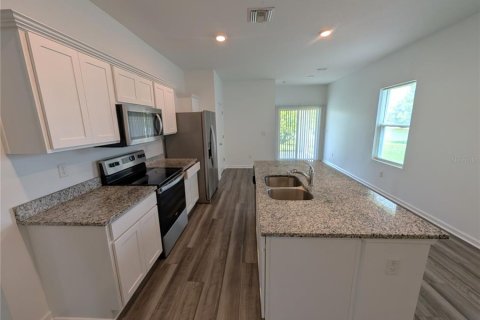 Villa ou maison à louer à Zephyrhills, Floride: 3 chambres, 131.18 m2 № 2167283 - photo 3