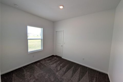 Villa ou maison à louer à Zephyrhills, Floride: 3 chambres, 131.18 m2 № 2167283 - photo 11