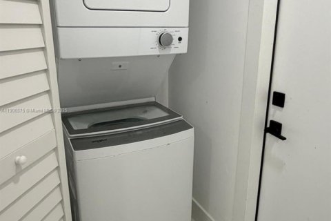 Купить виллу или дом в Майами, Флорида 3 спальни, 105.35м2, № 1964435 - фото 15