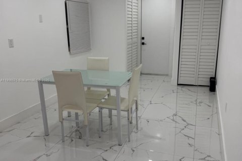 Купить виллу или дом в Майами, Флорида 3 спальни, 105.35м2, № 1964435 - фото 14