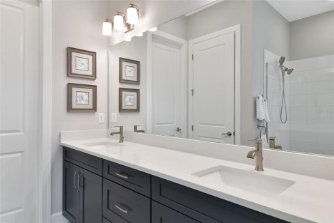 House in Sarasota, Florida 3 bedrooms, 225.47 sq.m. № 2411459 - photo 26