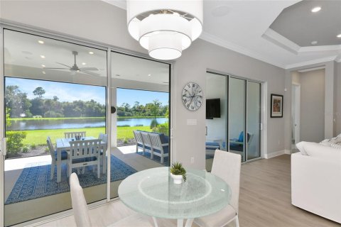 House in Sarasota, Florida 3 bedrooms, 225.47 sq.m. № 2411459 - photo 19
