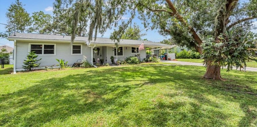 House in Spring Hill, Florida 2 bedrooms, 104.79 sq.m. № 1858444