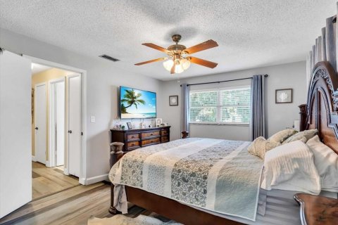 House in Spring Hill, Florida 2 bedrooms, 104.79 sq.m. № 1858444 - photo 15
