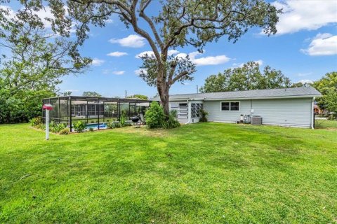 House in Spring Hill, Florida 2 bedrooms, 104.79 sq.m. № 1858444 - photo 27