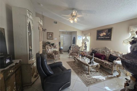 House in Winter Garden, Florida 3 bedrooms, 118.64 sq.m. № 1883076 - photo 3