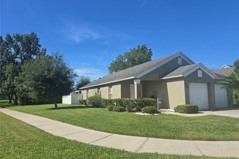 House in Winter Garden, Florida 3 bedrooms, 118.64 sq.m. № 1883076 - photo 2