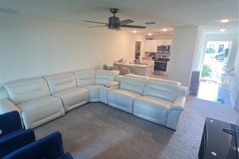 House in Kissimmee, Florida 3 bedrooms, 119.1 sq.m. № 2225669 - photo 6