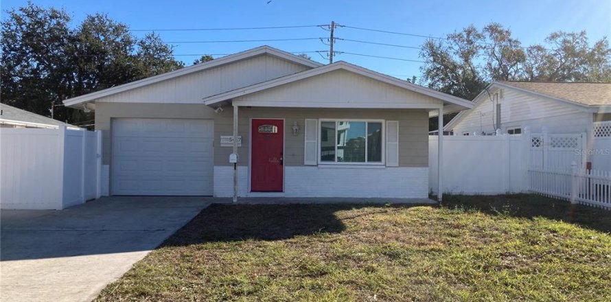 Villa ou maison à Saint Petersburg, Floride 2 chambres, 91.97 m2 № 1844752