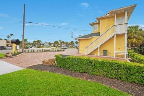 Commercial property in New Smyrna Beach, Florida 133.78 sq.m. № 2393463 - photo 12
